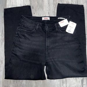 Women’s Wrangler high rise true straight crop